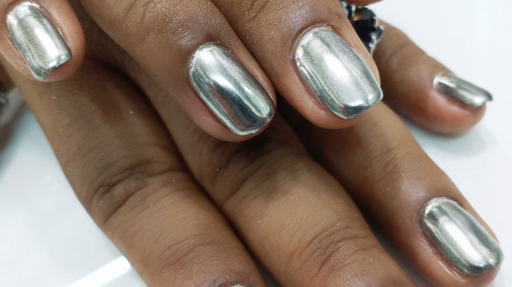 Shiny silver chrome nails