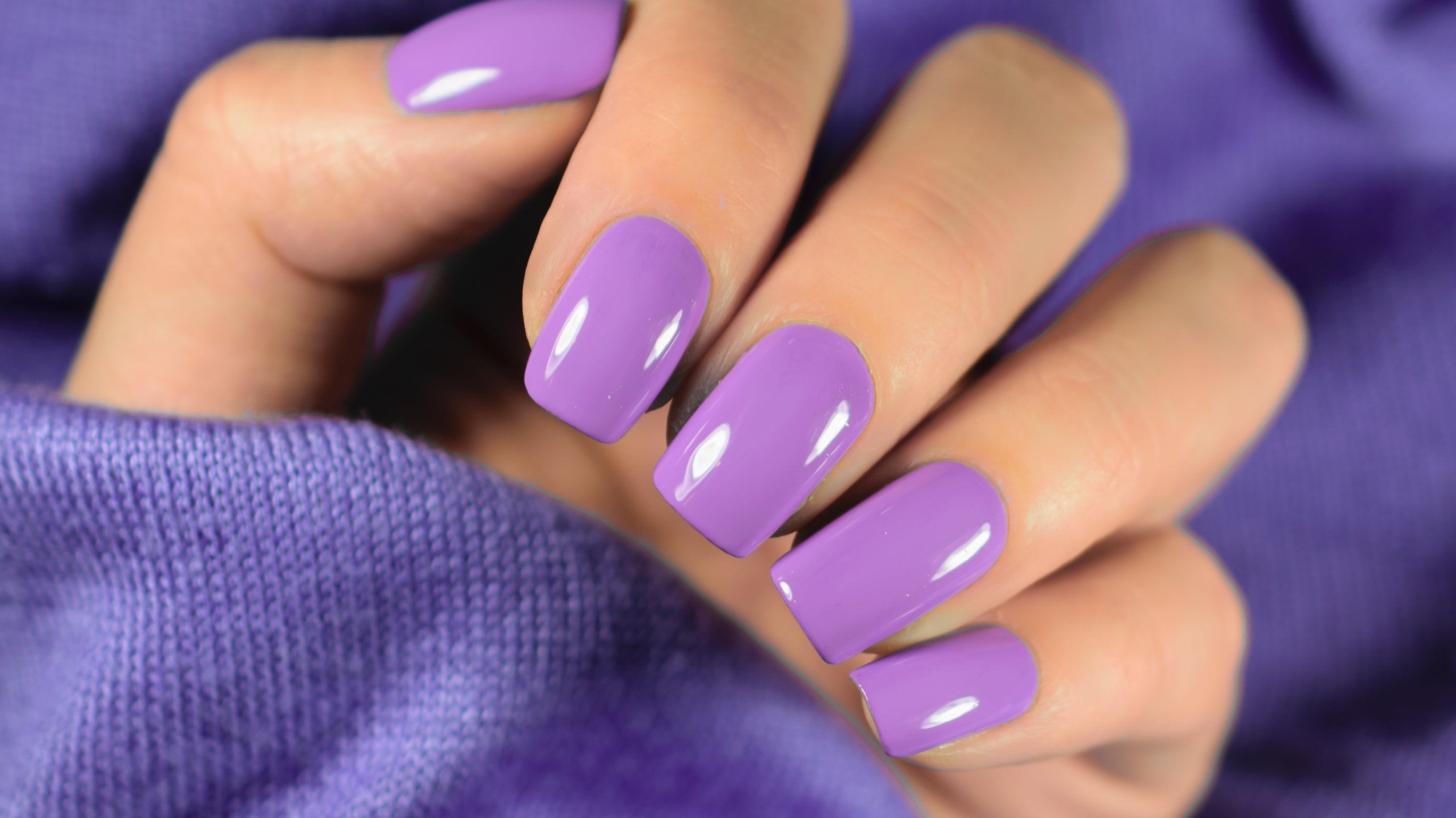 shiny and glossy purple dip powder nails