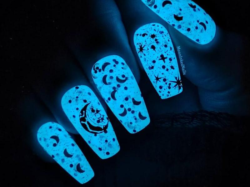 -Glow in the Dark-Dip-Nail-Powder-Lunar Eclipse-Fairy-Glamor